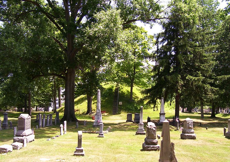 File:MoundCemetery01.jpg