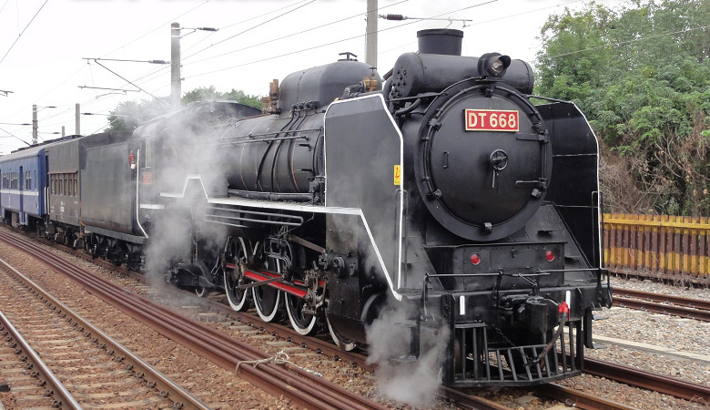 File:TRA DT668 steam locomotive 20111108 1.jpg