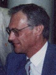 File:Tom Wappel MP at Scarborough Library (cropped).jpg