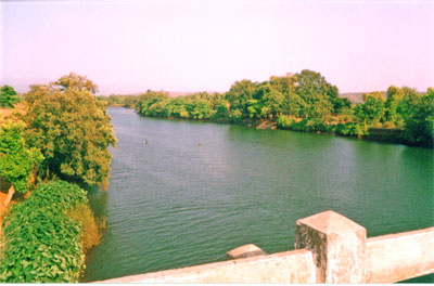 File:VashishtiRiver1.jpg