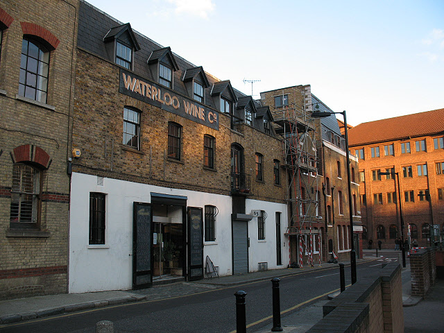 File:Waterloo Wine Company - geograph.org.uk - 1750062.jpg