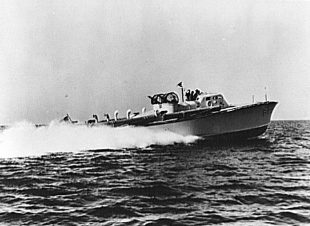 File:Elco 70 foot PT boat PT-10 1941.jpg