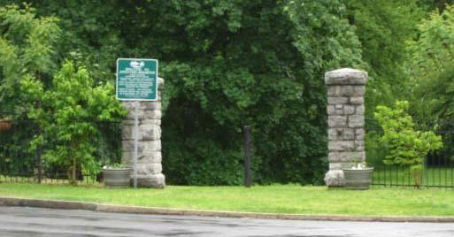 File:Pass-arboretum 2005 entrance.jpg