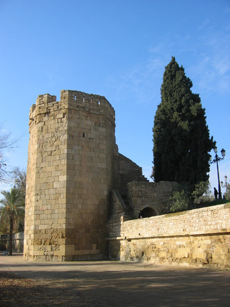 Archivo:Torre de Guadalcabrillas - Córdoba (España) 02.jpg