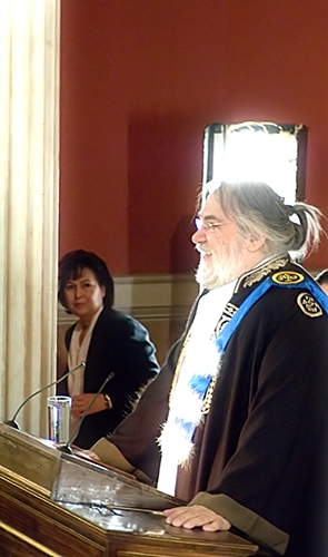 File:Vangelis HonoraryDoct.jpg