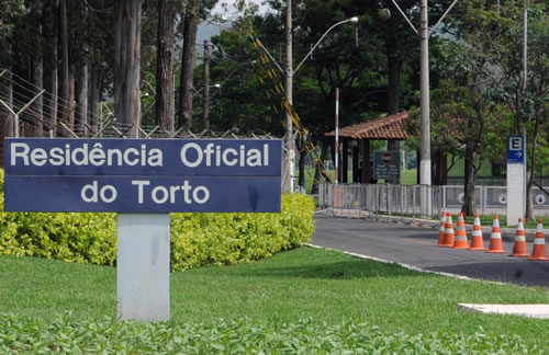 File:Residencia Oficial do Torto.jpg