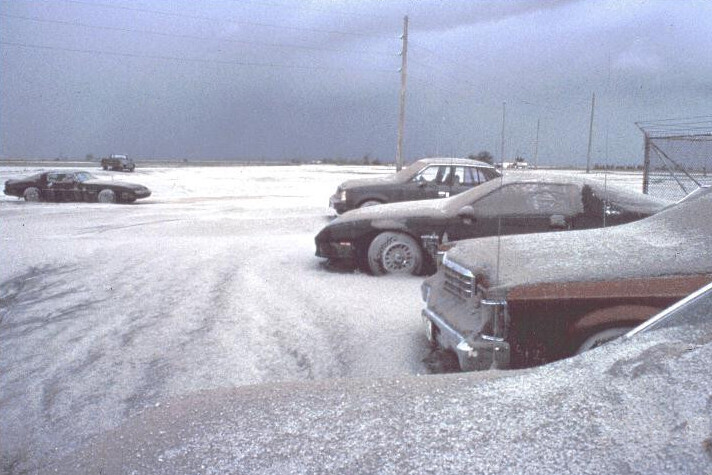 File:Ashfall from Pinatubo, 1991.jpg