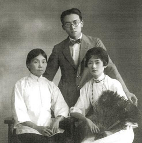 Файл:Liang Sucheng and Lin Huiyin.png