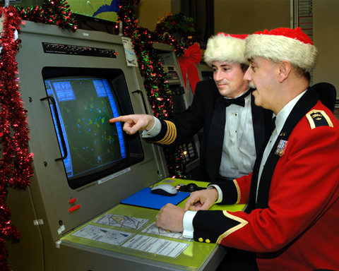 Файл:NORAD - Canada - Santa Radar Tracking.jpg