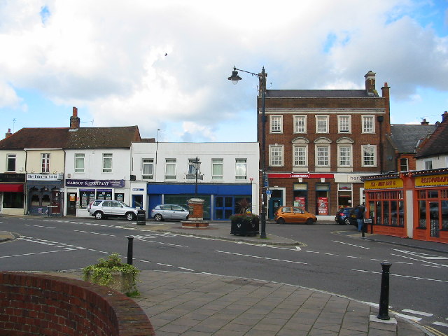 File:Bagshot in 2005.jpg