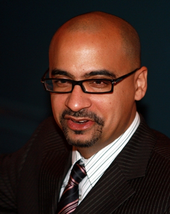 Archivo:Junot Díaz (cropped).jpg