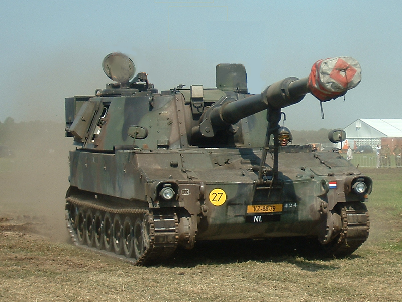 Archivo:M109A2, Dutch army.png