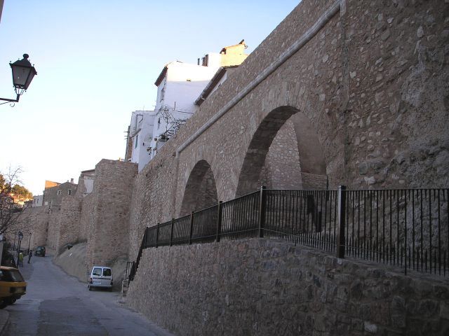 Archivo:Muralla Segorbe.jpg