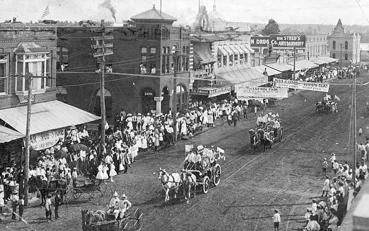 File:Lufkin, Texas (circa 1911).jpg