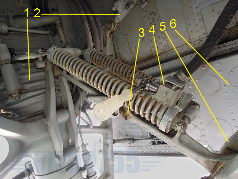 Файл:Tu-154-nose-leg-lock-strut.jpg