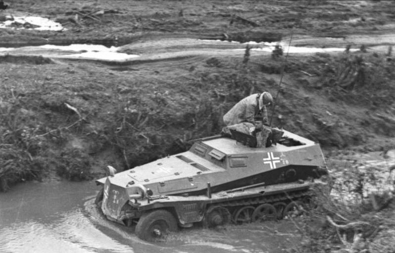 Файл:Bundesarchiv Bild 101I-268-0157-17A, Russland, Schützenpanzer Sd.Kfz. 253.jpg