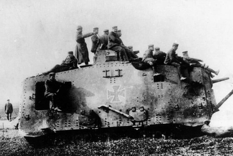 File:Bundesarchiv Bild 146-1974-050-12, Westfront, deutscher Panzer A7V.jpg