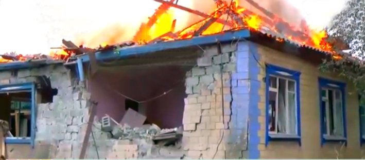 Файл:Burning private home in Ilovaisk, August 21, 2014.jpg