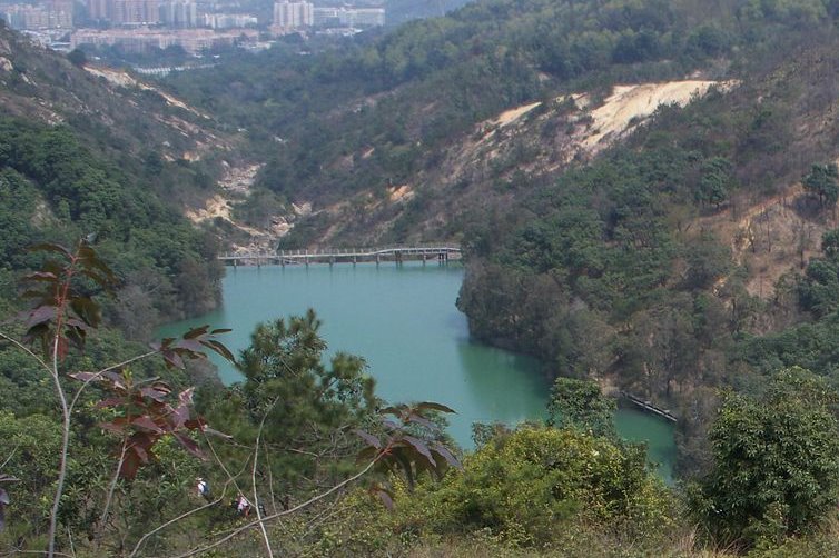 File:Hung Shui Hang Reservoir.JPG