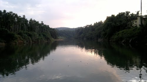 File:Mukkam River.jpg