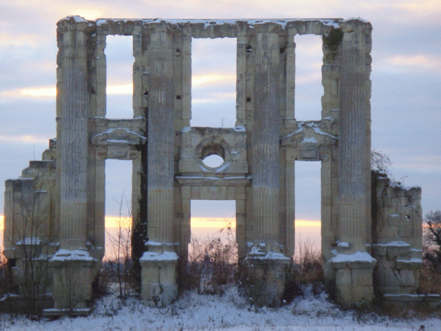 Archivo:Colonnes Château de Montceaux les Meaux.gif