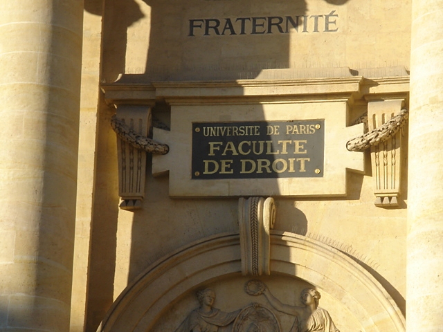 File:Cartouche façade Université Panthéon-Assas.jpg