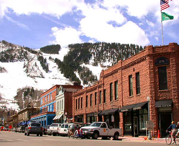 File:Downtown of Aspen, Colorado.jpg