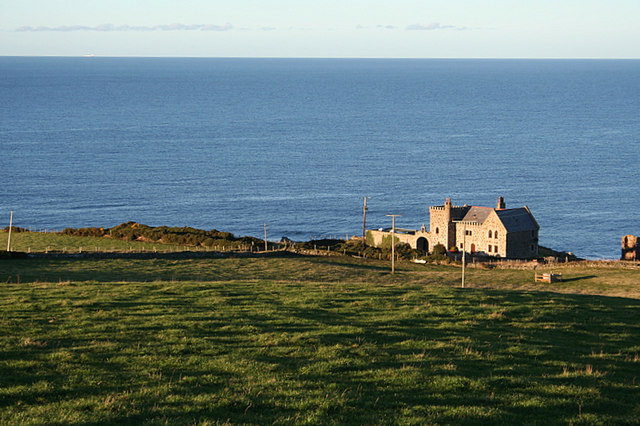 File:Geograph-285141-Des Colhoun-Dundarg Castle and Fort.jpg