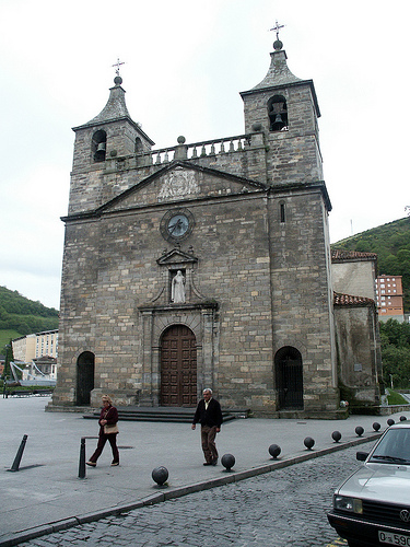 Archivo:Iglesia de Santa María Magdalena de Cangas del Narcea.jpg