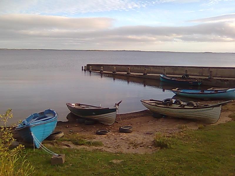 File:Pier at Shaw Monument.jpg