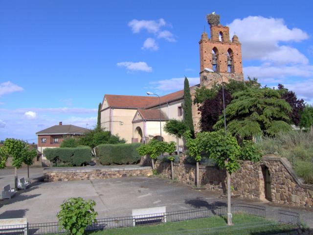 File:Villaveza del agua Igesia parroquial.jpg