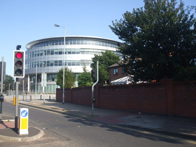 Файл:Building off Pembroke Road - geograph.org.uk - 1440562.jpg