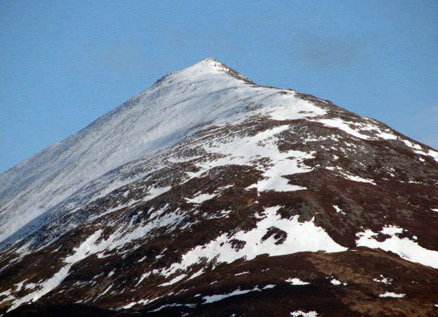 File:Schiehallion NW ridge.jpg