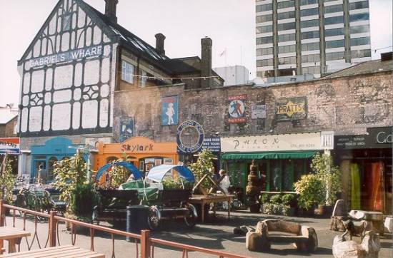 File:Gabriel's Wharf, Southbank, Thames - geograph.org.uk - 3726.jpg