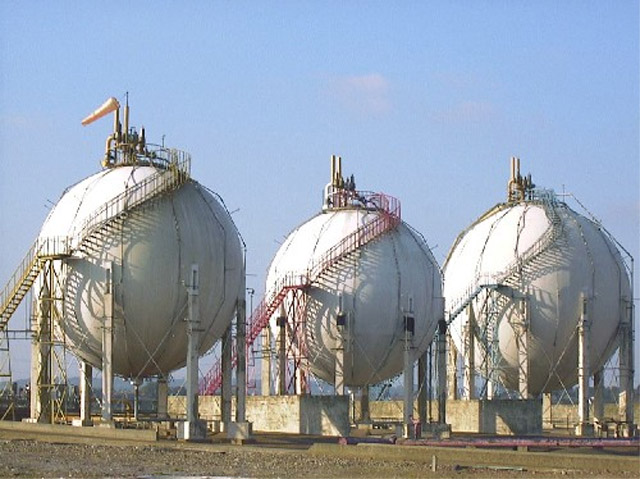 File:Butane Spheres - geograph.org.uk - 591920.jpg