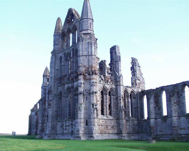 File:Whitby Abbey ruins.tww.jpg