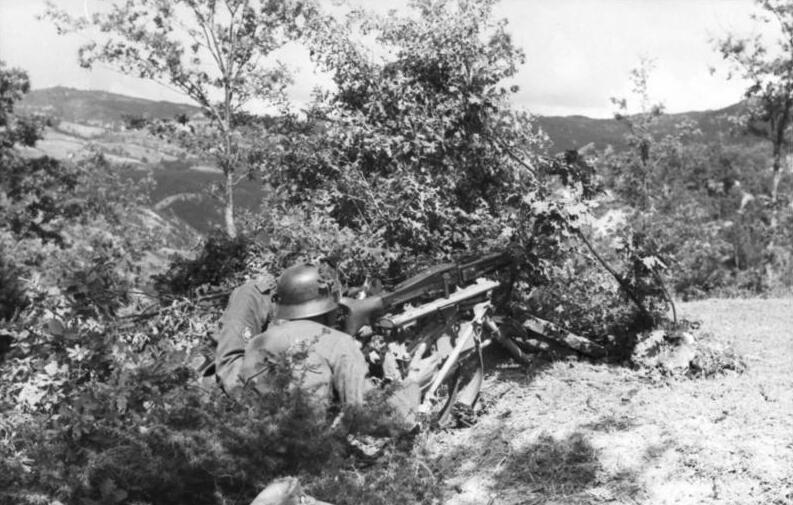 File:Bundesarchiv Bild 101I-316-1172-06, Italien, Gebirgsjäger mit schwerem MG 42.jpg