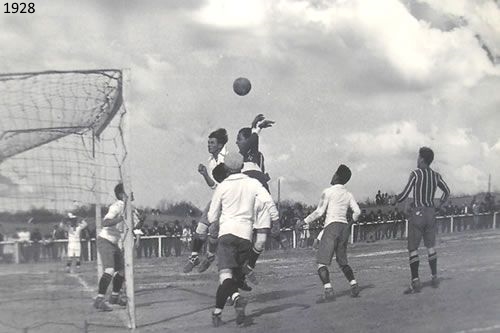 Archivo:Mitre 1928 Futbol.jpg