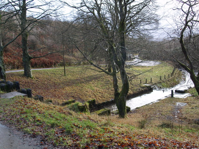 File:Carno Reservoir - geograph.org.uk - 658800.jpg