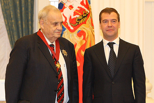 Файл:Dmitry Medvedev with Eldar Ryazanov.jpg