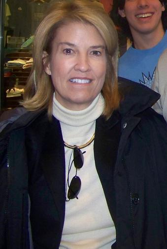 File:Greta Van Susteren in Manchester, NH.jpg