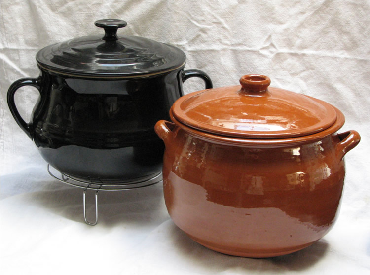 Archivo:Soupière-and-Olla.jpg