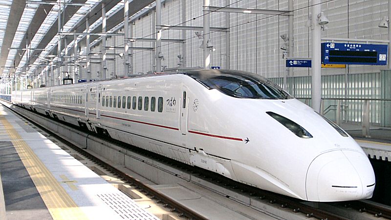 File:Kyushu Shinkansen 800 series Shin-Minamata 20041123.jpg