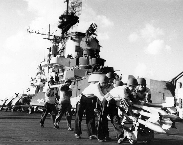 File:Moving rockets aboard USS Hancock (CV-19), October 1944.jpg