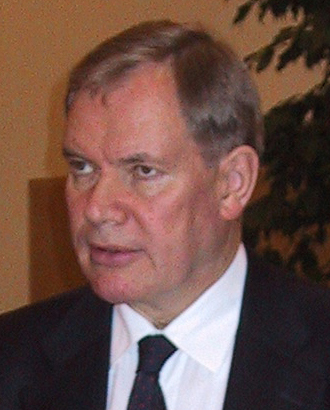 File:Paavo Lipponen 2002.jpg