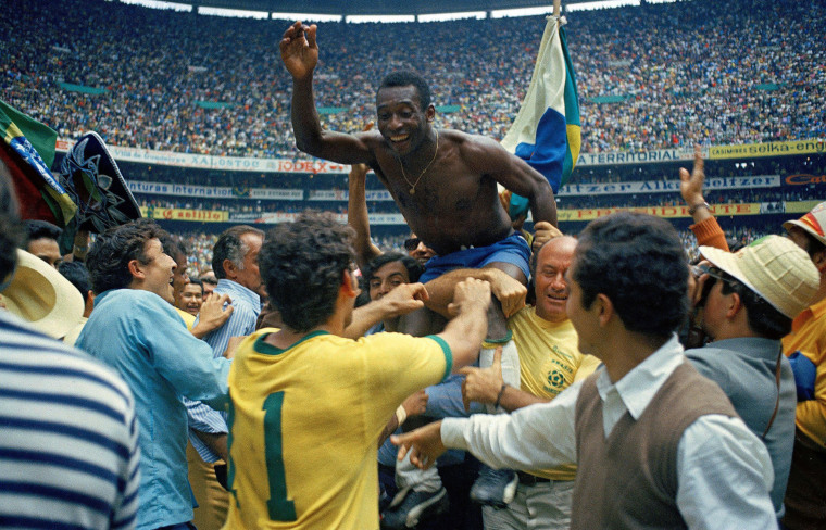 File:Pele celebrating 1970.jpg