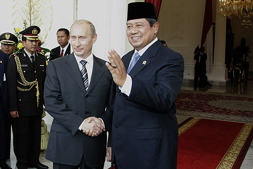 Файл:Vladimir Putin with Susilo Bambang Yudhoyono-3.jpg