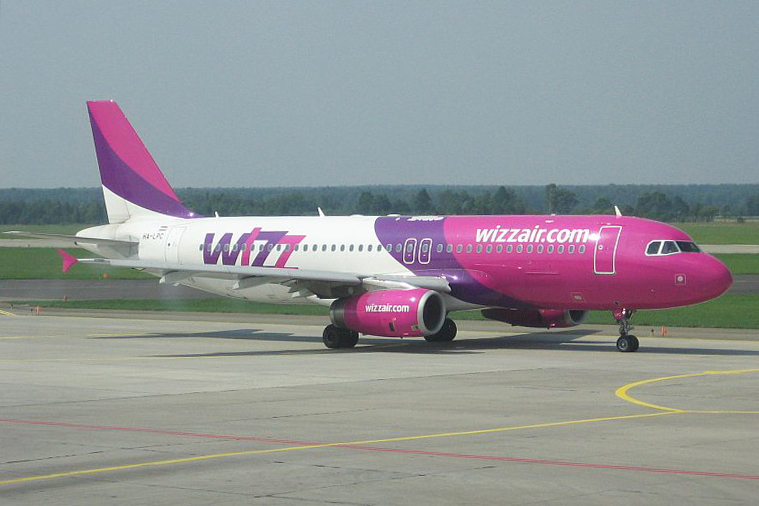 File:Wizz Air A320.jpg