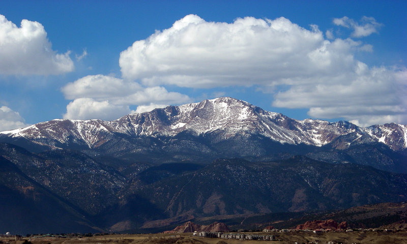 File:PikesPeakFromUCCS.jpg