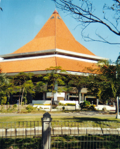 File:Surabaya its universiteit.jpg